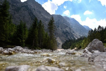 Hiking tour onto Zugspitze (2962m) via Reintal