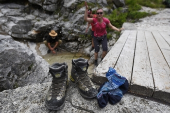 Hiking tour onto Zugspitze (2962m) via Reintal