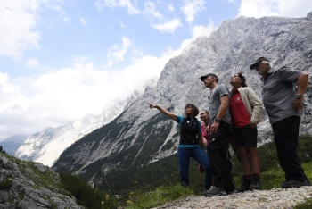 Hiking tour onto Zugspitze (2962m) via Reintal