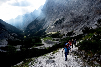 Hiking tour onto Zugspitze (2962m) via Reintal